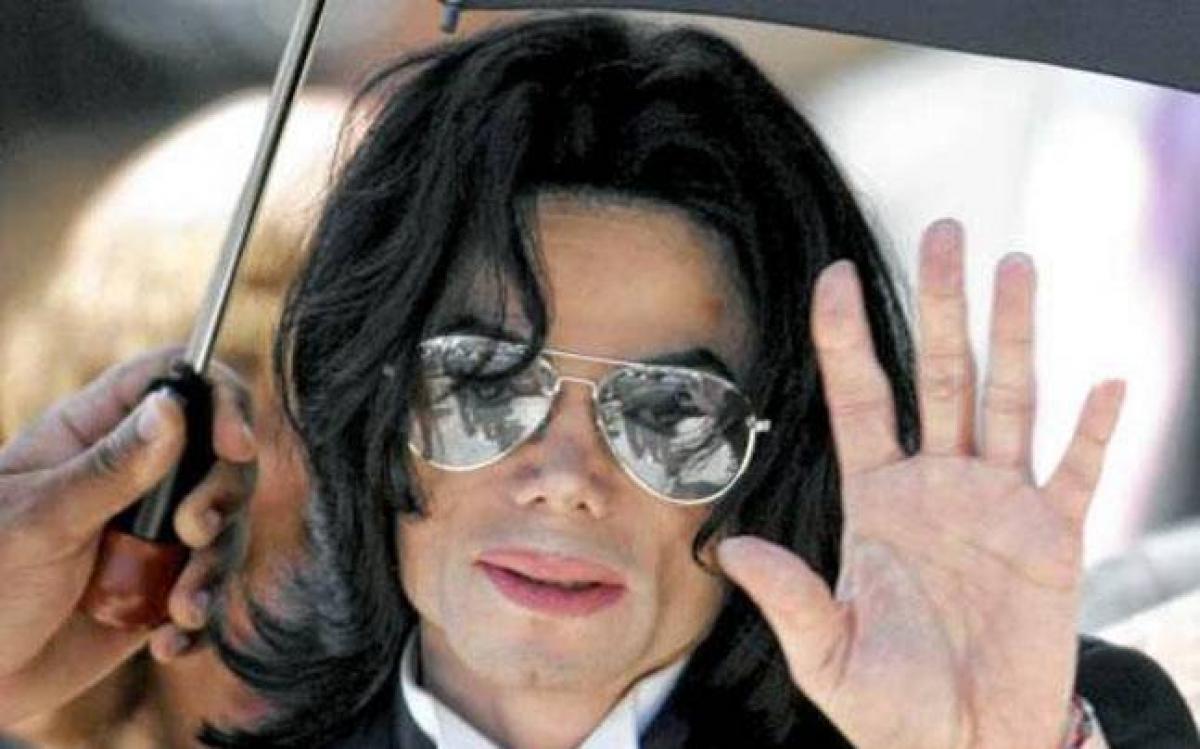 Huge collection of pornographic material found at Michael Jacksons Neverland Ranch